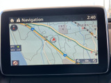 道路や周辺施設が地図上に表示され、現在地と進行方向を画面で確認できます。縮尺の目安や位置情報も見やすく、初めての場所へ向かう際にもルートや周辺の様子を把握するのに役立ちます。