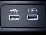 USBつなげられます♪充電などお役にたちますよ!!