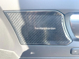 ●harman/kardonサウンドシステム:オーディオ専門メーカーが手掛けるプレミアムスピーカーを装備。多数のスピーカーから、音の粒立ちまで分かる高品質な音楽をお楽しみいただけます。