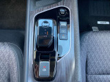 シフトレバー 近未来的なデザインで運転を楽しく演出します♪