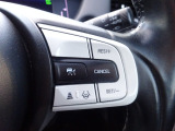 Hondaセンシングの機能のひとつ、アダプティブクルーズコントロール付!アクセルから足を離しても設定したスピードと前車との車間を保ち走行してくれます!車線維持もアシスト☆高速道路で疲労軽減ですね☆
