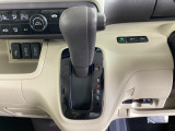 発進時から滑らかに加速する無段階変速のCVTはストップ&ゴーの多い街の中も快適です
