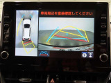 パノラミックビューモニター付きです。車両を上から見たような映像をディスプレイオーディオ画面に表示。運転席からの目視だけでは見にくい、車両周辺の状況をリアルタイムでしっかり確認できます。