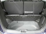 ラゲッジアンダーボックス:普段使わない物や外から見られたくない荷物を入れられます。