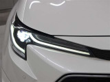 LEDヘッドランプには「オートマチックハイビームシステム」を搭載。夜間走行時にハイビームで走行可能と判断した場合、ロービームとハイビームを自動的に切り替え、前方視界確保をアシストします。
