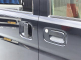 ご遠方のお客様には専門業者を介した陸送納車サービスがございます【※有料】。 お住まい・お届けご希望ご希望の地域をご連絡頂ければ輸送費用のお見積りと輸送期間の目安をご案内させていただきます。
