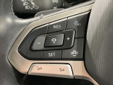 ◆クルーズコントロールにレーダーセンサーを組み合わせ、先行車を測定し設定されたスピードを上限に自動で加減速を行います。一定の車間距離を維持することで、長距離走行でのドライバーの疲労を低減させます。