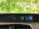 速度やシフト位置などの情報が集約され、運転中も必要な表示を確認しやすいレイアウトです。デジタル表示で見たい情報を把握しやすく、日々の運転をサポートします。