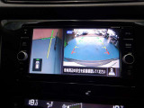 様々な方向から駐車をアシストしてくれます。