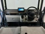 【前方視界】開放的な前方視界!運転がしやすく疲れにくいです♪窓が大きく、見通しがとっても良いおクルマですよ♪