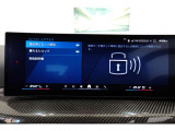 クルマの頭脳ともいえる、管理システム、iDrive。ナビだけではなく、オーディオ操作や車両情報の表示などをコントロールできます。便利さと安全性の向上にも繋がっています。