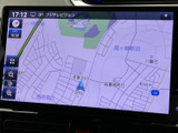 画面上に周辺の道路や地名が表示され、現在地を確認しながら目的地までの道順を調べられます。地図を見ながら行き先を検討でき、初めて訪れる場所へのお出かけにも役立ちます。