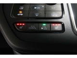 シートヒーター装備車両♪♪寒い冬はもちろん♪肌寒い春先・秋口まで活躍してくれるあると嬉しい装備です♪♪3段階で温度調整が可能。