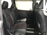 ゆとりある広々とした車内空間は、ドライブを始め買い物やレジャーなど、幅広く活躍します。一人でもみんなとでもお出かけを楽しみましょう!