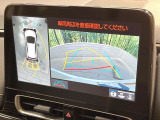 【パノラミックビューモニター】専用のカメラにより、上から見下ろしたような視点で360度クルマの周囲を確認することができます☆死角部分も確認しやすく、狭い場所での切り返しや駐車もスムーズに行えます。
