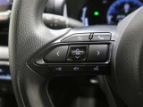ステアリングスイッチ付き。前方から目を離すことなく操作することが可能です。