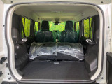 普段のお買い物や通勤、送迎等に十分な荷室スペースを確保しております。セカンドシートを倒すと、大きな荷物の積載も可能です♪
