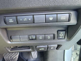 両側が電動スライドドアで、左右どちらからでも乗り降りOK。更に運転席のスイッチ、インテリキーのボタンでも開閉自在。挟み込み防止機能も安心です!