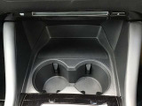 運転席、助手席用ドリンクホルダーです