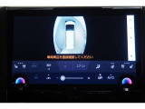 パノラミックビューモニター装備!車両を上から見たような映像をディスプレイに表示。運転席からの目視だけでは見えにくい車両周辺の状況を、リアルタイムでしっかり確認できます。