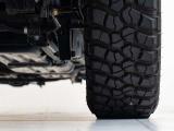 車体を後方から見た際の【左後輪】です。溝の残量やキズの有無など、より状態を詳しくお知りになりたい場合はスタッフまでお尋ね下さいませ。