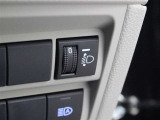 人や荷物を満載しても、対向車や先行車に迷惑をかけない、室内からヘッドライトの光軸を調整できます。