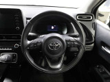 各操作スイッチなどもハンドルから手を放すことなく操作可能で安全運転に支援いたします!