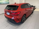 メルボルン・レッドメタリック 電動トランク ACC 禁煙車 AppleCarPlay 18インチホイール パーキングアシスト 後退アシスト バックカメラ 正規認定中古車 全国正規ディーラー保証 2年走行距離無制限