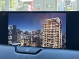 画面にテレビ映像を表示でき、停車中の休憩時間などに視聴を楽しめます。見やすい大きさの画面で、待ち時間を過ごす際にも活用しやすい装備です。