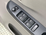 【電動格納ミラー】サイドミラーは電動格納式となっており、狭い駐車場でもキズがつくリスクを抑えられます。