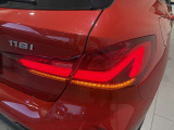 また、BMW正規認定中古車は、エマージェンシーサービスが自動付帯。24時間365日、皆様のカーライフをサポート致します。確かな安心のうえで、「駆けぬける歓び」をご堪能ください。