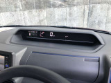 運転席からセンターにかけて、ワイドに広がるカラーマルチインフォメーションディスプレー