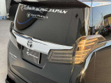 ヴァレンティ製のテールランプをインストールしております!車両の存在感が一気に変わるアイテムとなっております!!