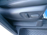 パワーシート搭載。微妙な調整が手軽にでき、ピッタリのポジションで運転することが可能です。