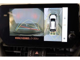 車両を上から見たような映像表示するパノラミックビューモニター付き!