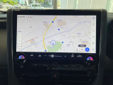 多彩な情報を鮮明に映し出すフル液晶メーターです。ドライビングに必要な情報を先進的なグラフィックで表示し、コックピットに知的な未来感と安心感をもたらしてくれます。