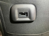 USBソケット付き★後席でもスマートフォンなどの充電が出来ます!