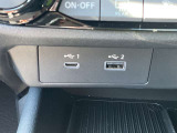 前席USB電源です。