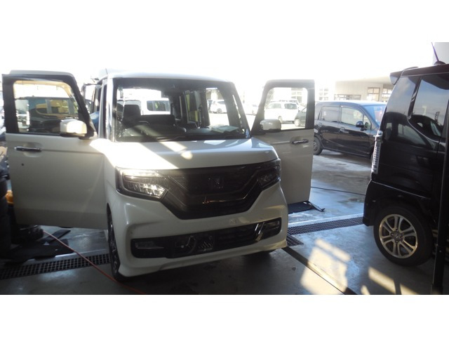 N-BOXカスタム G L ターボ ホンダセンシング 4WD 