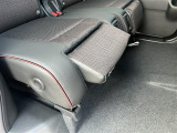 軽・車検の看板と電光掲示板が目印です!届出済 未使用車をお探しの方はこちらの看板を目印にお越しください。※似たような看板のお店がございますのでお間違えのないようご注意ください。
