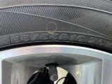 タイヤサイズは165/55R15です。