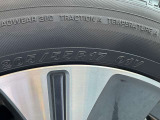 タイヤサイズは205/55R17です。