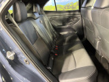 運転席まわりには十分なスペースがあり、大柄な方でもゆったり運転していただける環境です。