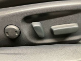 【パワーシート】電動でシートポジションの変更が可能です。手動式より細かくシート設定が可能ですのでより快適な姿勢でドライブを楽しんで頂けるでしょう。