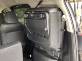 アイデア次第でいろいろな使い方ができる広くて使い勝手のいい荷室。