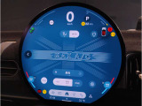 MINIのメーターパネルは円をコンセプトにデザインされております。おしゃれで愛嬌のあるMINI独自のデザインに惹かれる方は数多くいらっしゃいます。