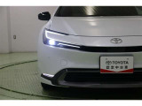 先進的なデザインのヘッドライトはBi-BeamLED。1灯の光源でローとハイビームの切替えが出来ます。ターンランプ、クリアランスランプ、デイライト機能を備えたライン発光が昼夜を問わず存在感を放ちます。