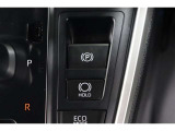 電動パーキングブレーキを搭載。スイッチ操作でパーキングブレーキを作動・解除することが可能ですので、操作の力が不要ですよ♪