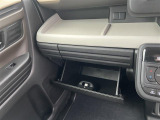 軽・車検の看板と電光掲示板が目印です!届出済 未使用車をお探しの方はこちらの看板を目印にお越しください。※似たような看板のお店がございますのでお間違えのないようご注意ください。