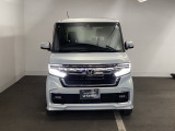車の個性が現れるフロントデザイン。バランスの取れたフォルムは飽きが来ず、毎日のドライブを誇らしい気持ちにさせてくれる美しさです